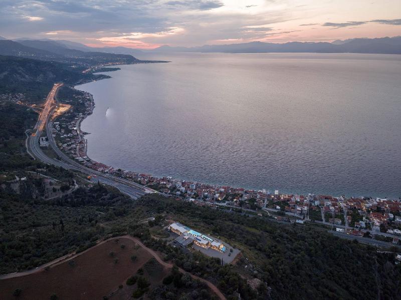 Le Grand Bleu Resort image