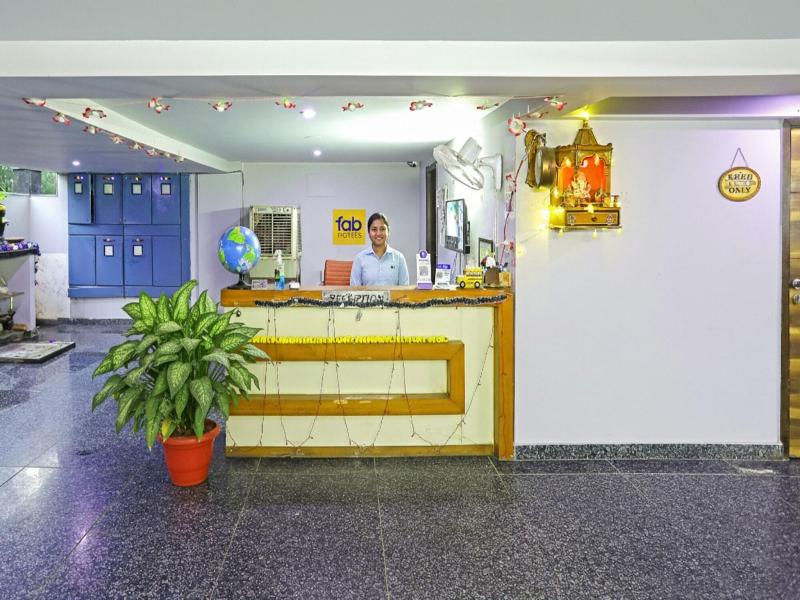 Fabhotel White House Bnb image