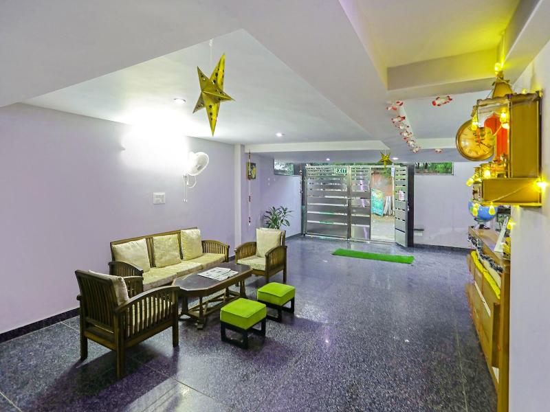 Fabhotel White House Bnb image