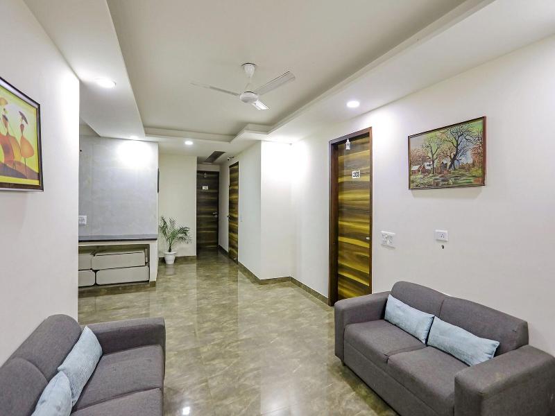 Fabhotel White House Bnb image