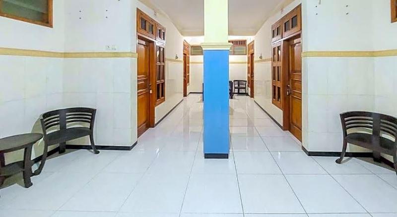 Hotel Shinta 2 Near Alun Alun Kertosono image