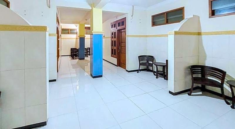 Hotel Shinta 2 Near Alun Alun Kertosono image