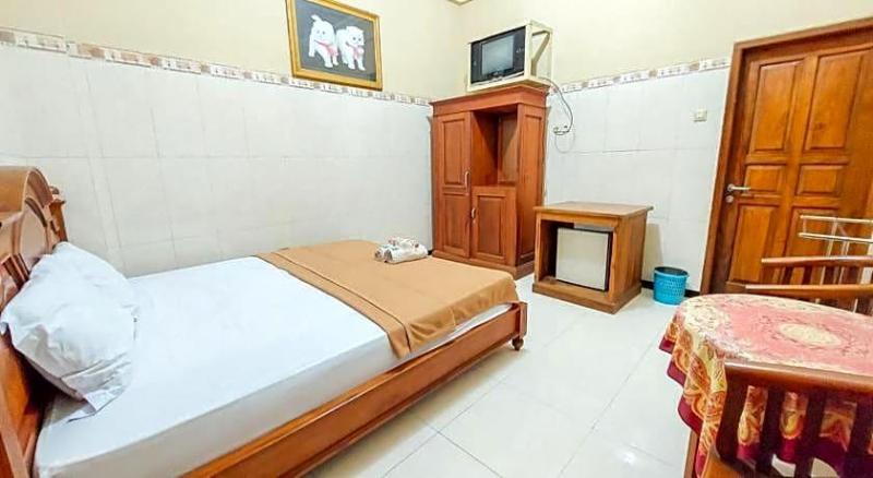 Hotel Shinta 2 Near Alun Alun Kertosono image