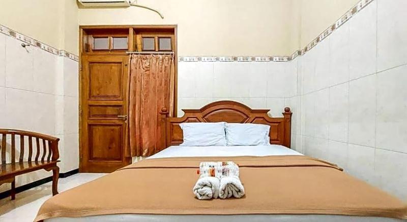 Hotel Shinta 2 Near Alun Alun Kertosono image