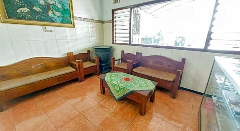Hotel Shinta 2 Near Alun Alun Kertosono image
