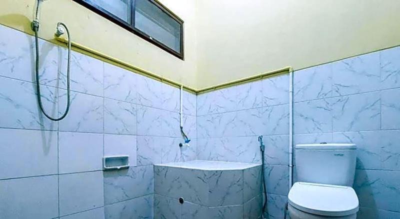 Hotel Shinta 2 Near Alun Alun Kertosono image