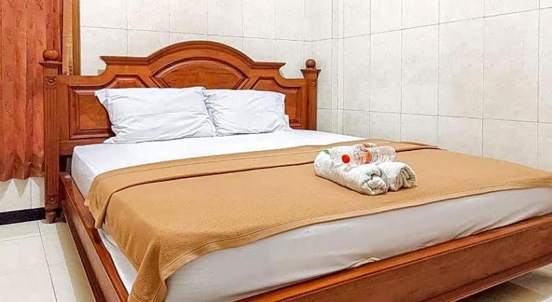 Hotel Shinta 2 Near Alun Alun Kertosono image