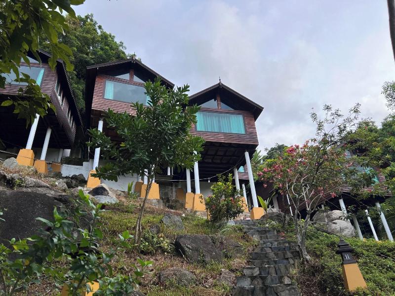 Kawarin Secret Hut Hotel And Resort image