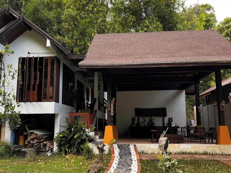 Kawarin Secret Hut Hotel And Resort image