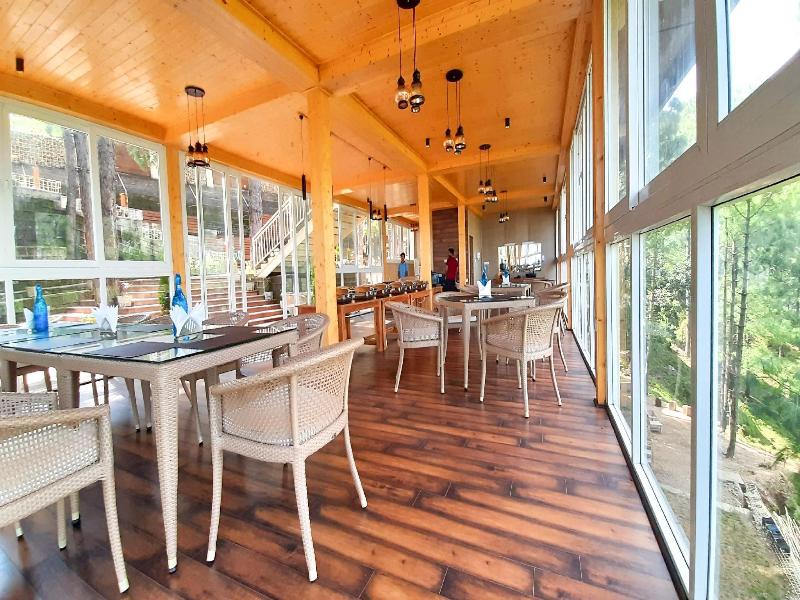 The Woods Retreat — restaurant