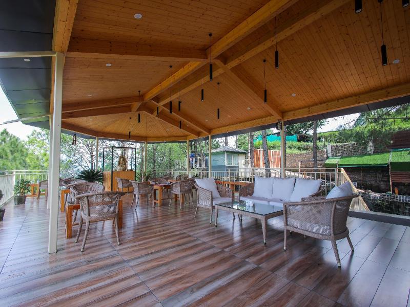 The Woods Retreat — restaurant