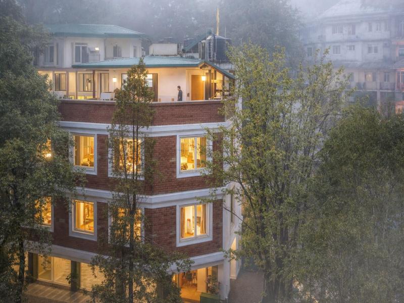 Hotel La Eden image
