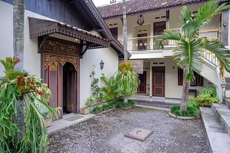 Cakra Homestay Solo RedPartner