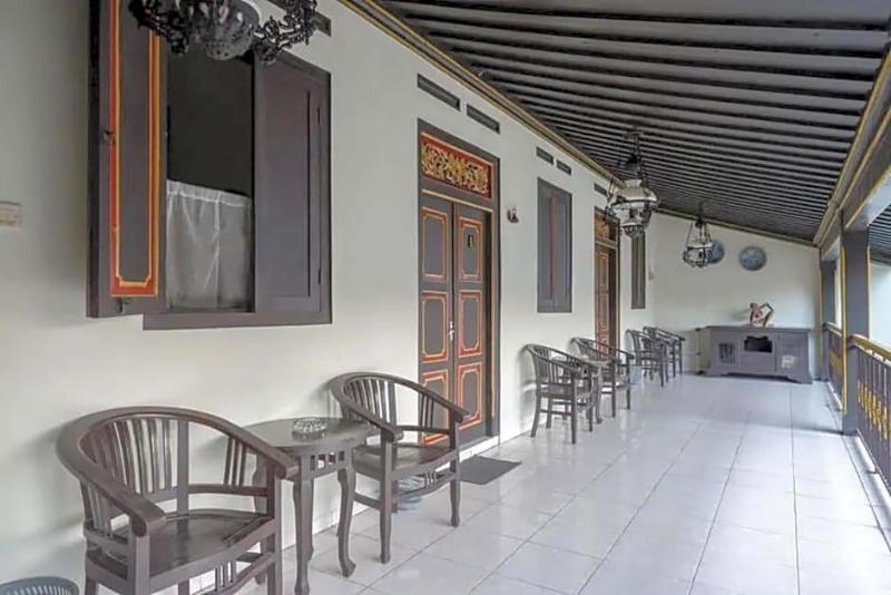 Cakra Homestay Solo RedPartner