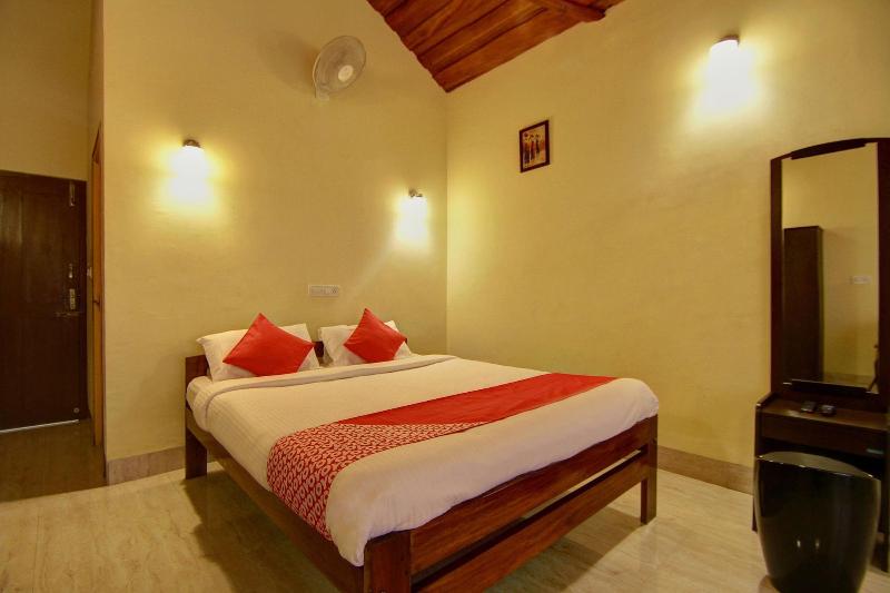Oyo 17387 Hilldale Resorts image