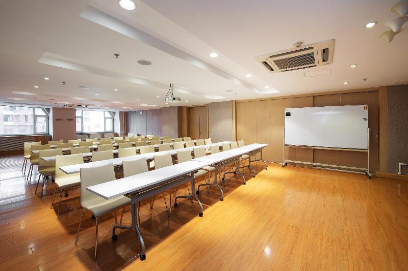 JI Hotel (Harbin Zhongyang Street People Square)