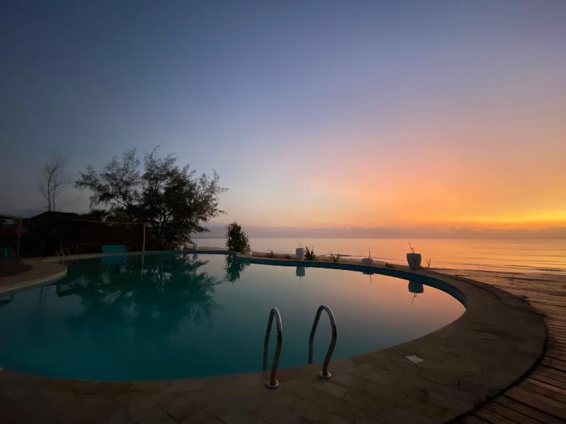 Saadani Safari Lodge image