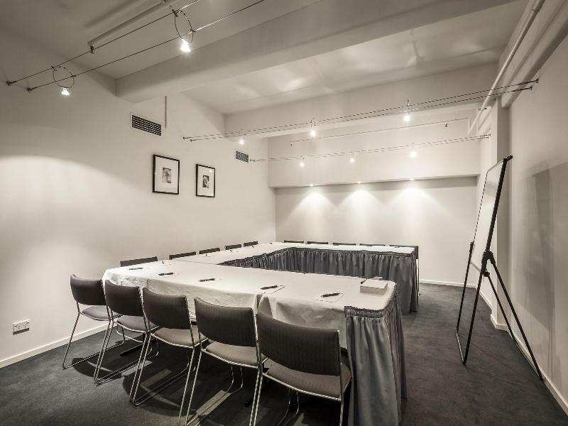 Melbourne CBD Central Apartment Hotel image