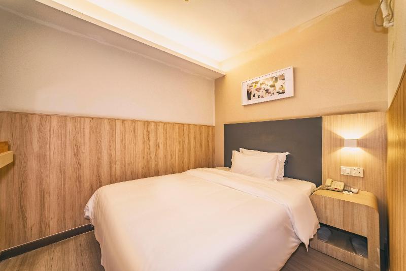 Hanting Hotel Qingdao Zhanqiao Railway Statio image