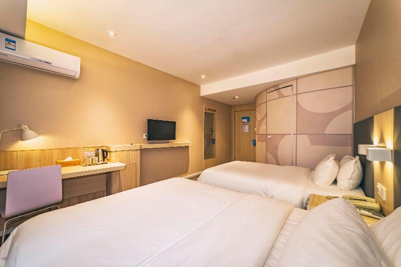 Hanting Hotel Qingdao Zhanqiao Railway Statio image