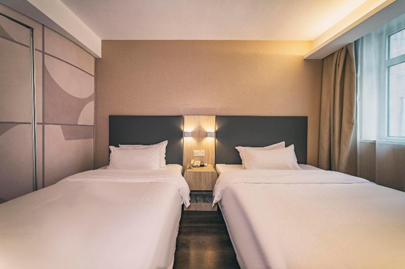 Hanting Hotel Qingdao Zhanqiao Railway Statio image