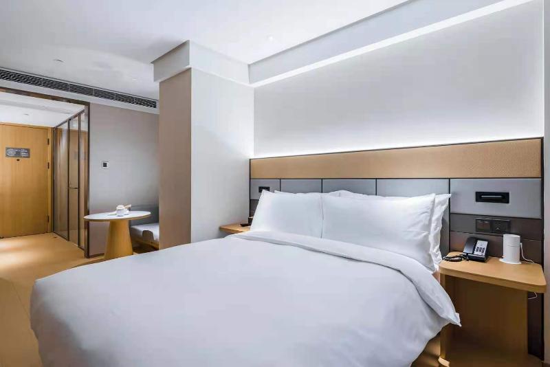 JI Hotel Shanghai Changcheng Building image