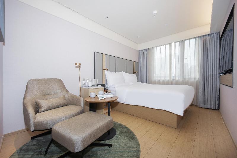 JI Hotel Chongqin Guanyinqiao Pedestrian Stre image