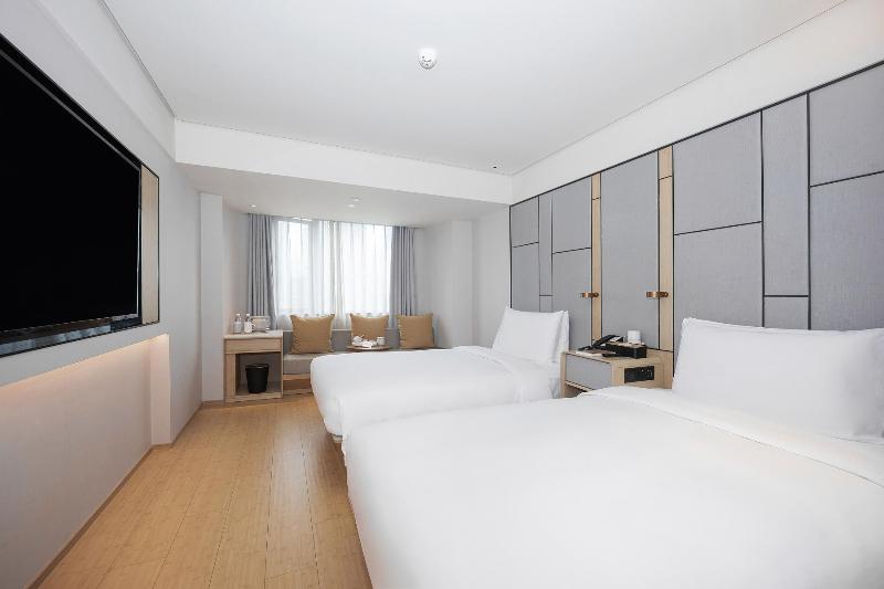 JI Hotel Chongqin Guanyinqiao Pedestrian Stre image