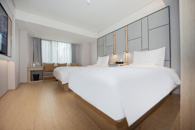 JI Hotel Chongqin Guanyinqiao Pedestrian Stre image