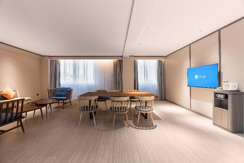 Hanting Hotel Yangzhou Shouxihu Road image