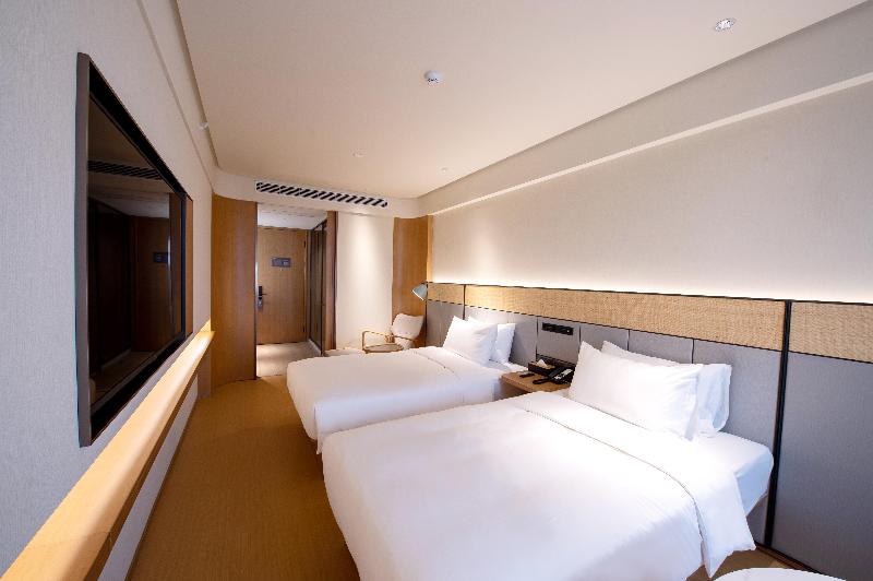 JI Hotel Qingdao Shandong Road The MIXC image