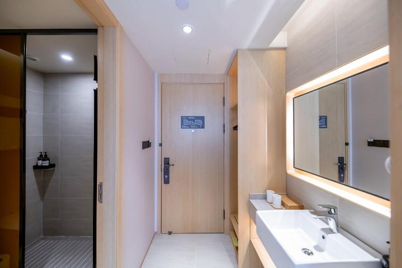 JI Hotel Shanghai Ningguo Road Station image