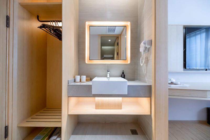 JI Hotel Shanghai Ningguo Road Station image