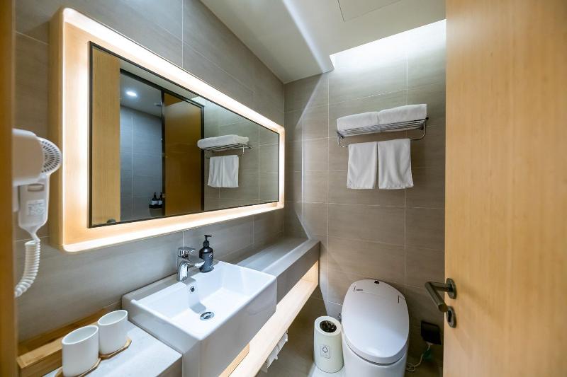 JI Hotel Shanghai Ningguo Road Station image