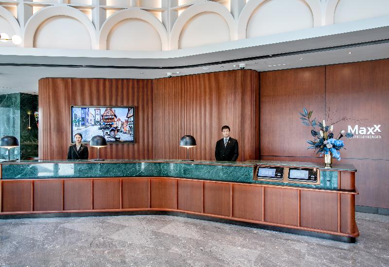 Lobby & Reception