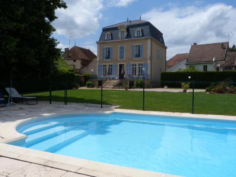 Logis Hôtel Domaine du Cheval Blanc  image