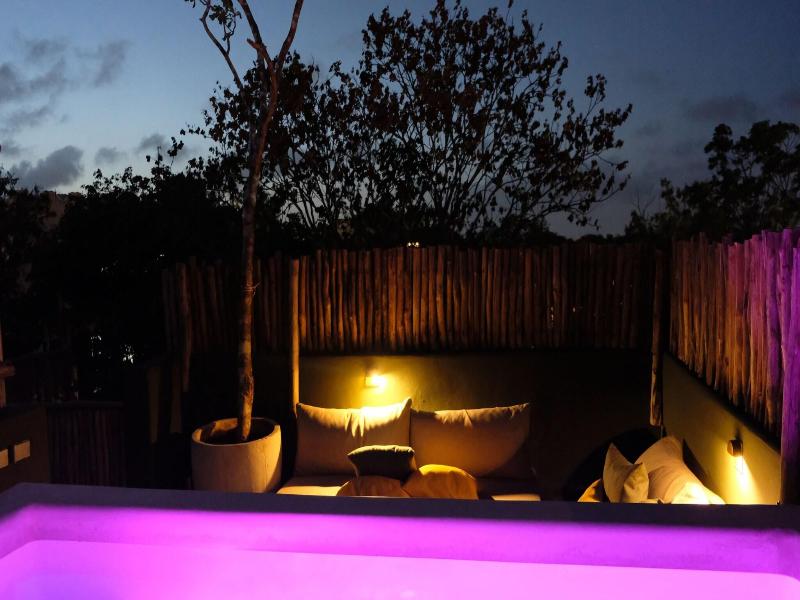 Loba Tulum image