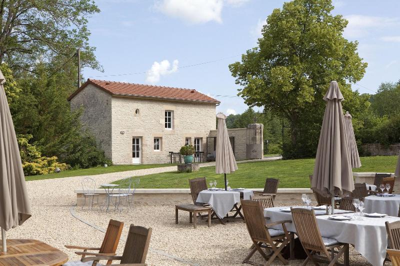 Logis Hotel la Source Bleue image