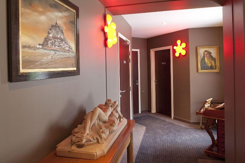 Logis Hotel la Source Bleue image