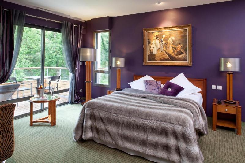 Logis Hotel la Source Bleue image