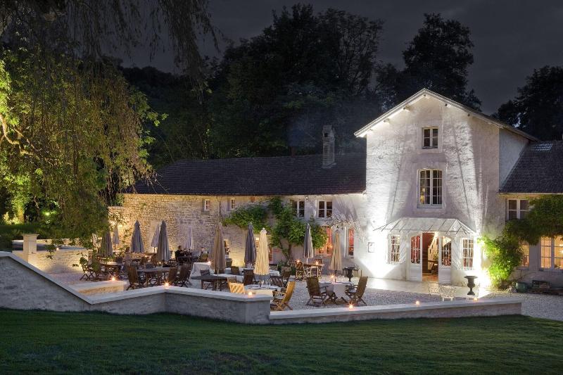 Logis Hotel la Source Bleue image