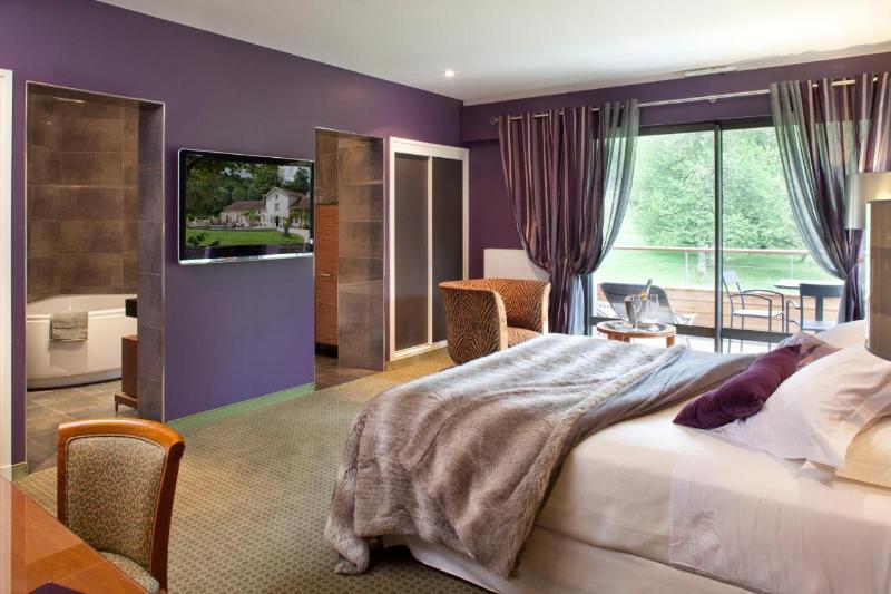 Logis Hotel la Source Bleue image