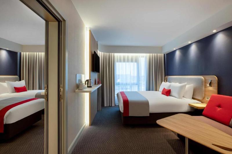 Holiday Inn Express Marne La Vallee Val D Europe image