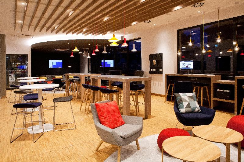 Holiday Inn Express Dusseldorf Airport image