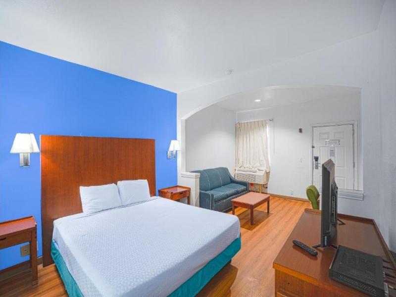 Island Inn By OYO Galveston Beach, TX image