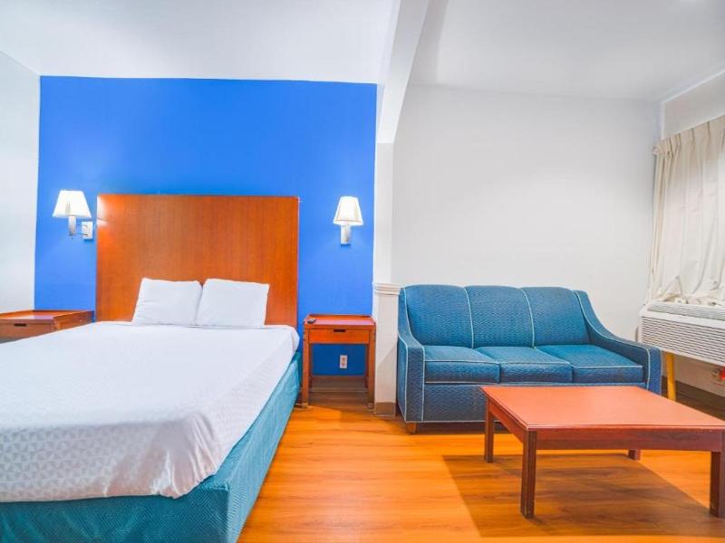 Island Inn By OYO Galveston Beach, TX image