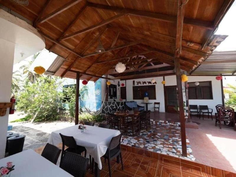 Hostal Las Gardenias image