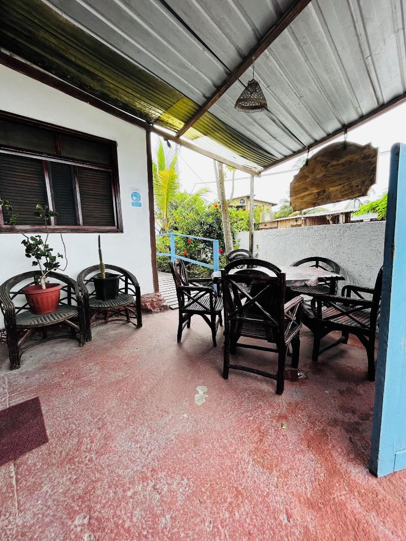 Hostal Las Gardenias image