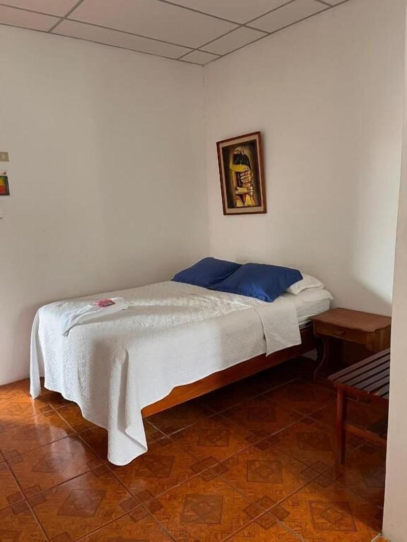 Hostal Las Gardenias image