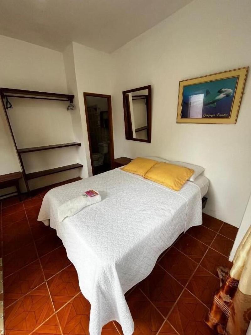Hostal Las Gardenias image